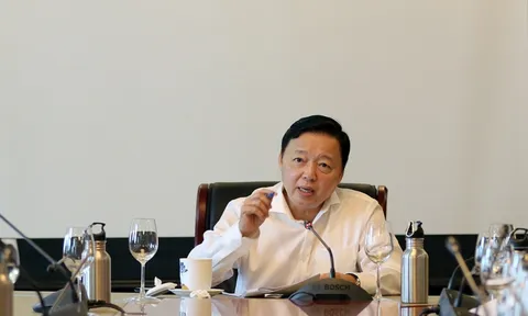 Bộ trưởng bộ TN&MT: Cần minh bạch thông tin ô nhiễm tới người dân sau vụ cháy công ty Rạng Đông