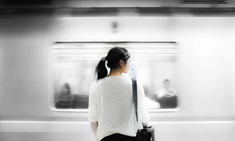 Khi một mình vẫn ổn thì đâu nhất thiết phải cần tới ai?