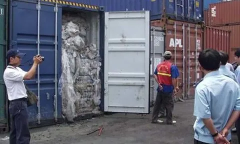 Bắt giam cựu cán bộ hải quan cửa khẩu Cảng Sài Gòn vì giúp nhập phụ tùng ôtô cũ