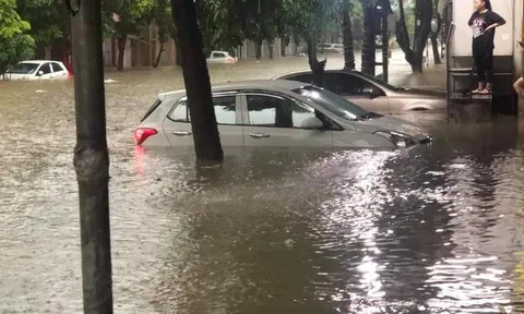 Mưa lớn kéo dài, Thái Nguyên ngập trong biển nước