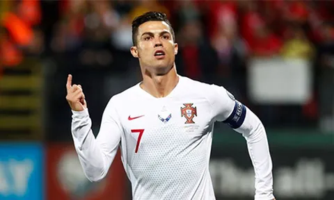 Ronaldo tiến gần kỷ lục ghi bàn cho ĐTQG