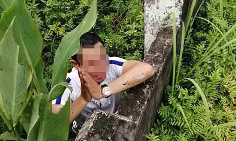Người dân vây bắt người đàn ông có biểu hiện manh động, nghi bắt cóc trẻ em