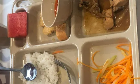 Học sinh của Trường Quốc tế Việt Úc đau bụng, nôn ói sau khi ăn trưa