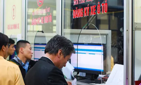 Từ 17/10, lệ phí trước bạ của ô tô xe máy tại TP HCM tăng mạnh