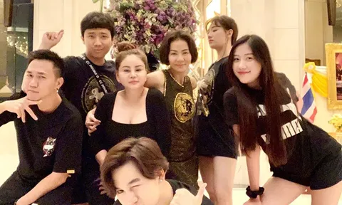 Vợ chồng Trấn Thành cùng hội bạn thân quyền lực cho ra đời bộ ảnh nhóm 'chất như nước cất'