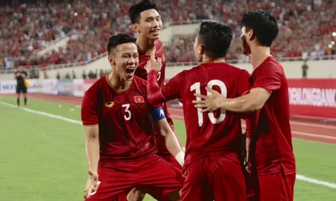 Quang Hải ghi bàn 'nhanh như cắt' đánh bại tuyển Malaysia