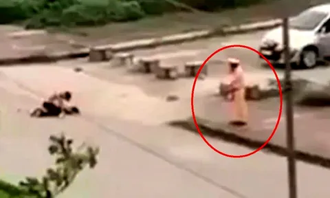 Bộ Công an kỷ luật, giáng cấp trung tá CSGT đứng nhìn thanh niên dùng kéo đâm chết bạn gái