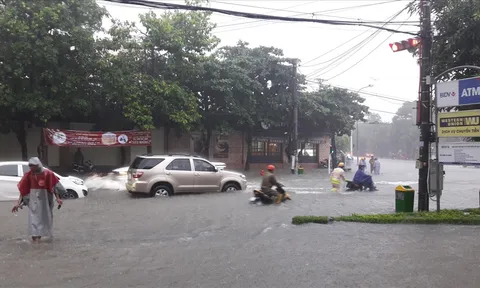 Nghệ An: Mưa lớn kéo dài, hàng nghìn học sinh nghỉ học