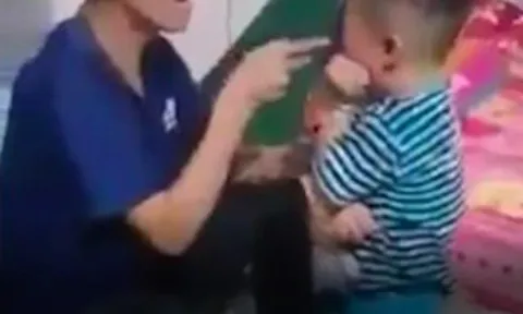 Công an vào cuộc điều tra vụ ông bố bị nhóm người xăm trổ đánh vì clip bạo hành con trai