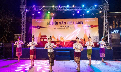 Du khách FLC Sầm Sơn mãn nhãn với đêm Lễ hội Văn hóa Lào