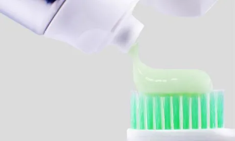 Thu hồi kem đánh răng trà xanh Select trên phạm vi toàn quốc