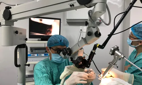Cứu bệnh nhân ung thư thanh quản giai đoạn sớm nhờ kỹ thuật mới