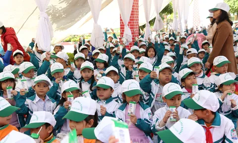 Tỉnh Hà Nam tổ chức lễ phát động chương trình sữa học đường