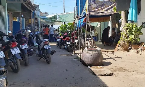 Vợ tạt nước rửa cá trúng tường nhà hàng xóm, chồng bị truy sát tới tử vong