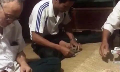 Xác minh thông tin Bí thư và Phó Chủ tịch xã bị dân quay clip, tố đánh bạc tại trụ sở ủy ban