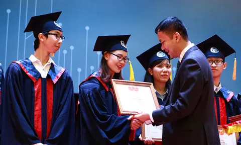 Từ 1/7/2020, sinh viên tốt nghiệp xuất sắc được xét tuyển công chức