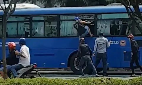 Nguyên nhân nhóm côn đồ cầm mã tấu chặn xe buýt, chém điên cuồng