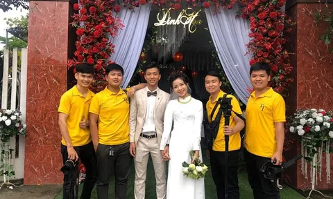 Vợ sắp cưới Phan Văn Đức chia sẻ về chuyện tình cảm với tiền vệ 23 tuổi