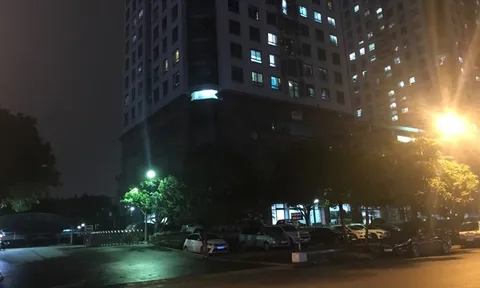 Hà Nội: Người phụ nữ rơi từ tầng cao chung cư xuống tử vong