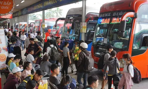 TP. HCM: Tạm dừng hoạt động xe hợp đồng, GrabCar để phòng tránh Covid-19