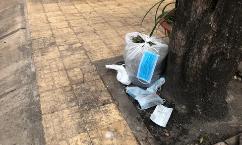 Vứt khẩu trang ra vỉa hè có thể bị phạt đến 7 triệu đồng