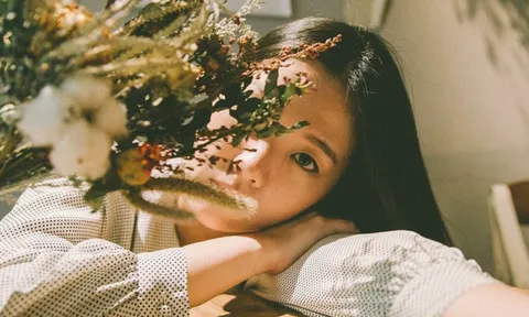 Là con gái đừng mãi dành cả thanh xuân để kiếm tìm một nửa, hợp duyên ắt sẽ đến