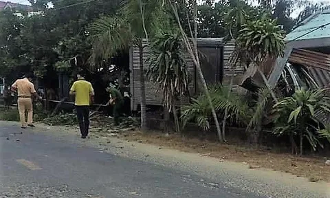 Xe tải bất ngờ lao vào ven đường khiến ba người đi tập thể dục thương vong