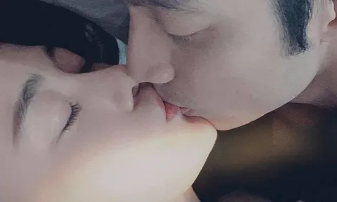 Phương Oanh khoe ảnh khóa môi ngọt ngào với bạn trai doanh nhân