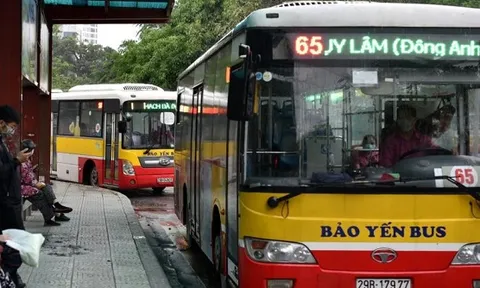 Xe buýt Hà Nội hoạt động bình thường trở lại từ 4/5, khách phải ngồi giãn cách