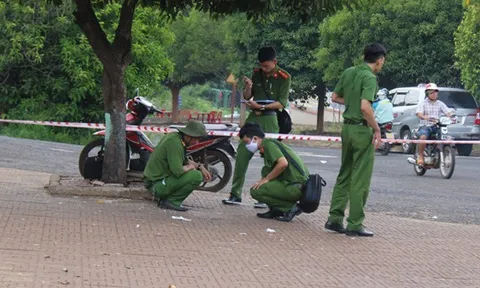 Tranh giành khách, tài xế xe taxi đâm đồng nghiệp tử vong