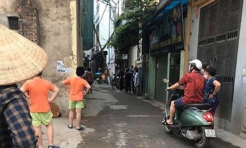 Phát hiện thi thể người đang phân hủy trong ngôi nhà khóa trái ở Hà Nội