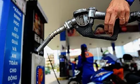 Giá xăng dự kiến có thể tăng trở lại sau 8 lần giảm liên tiếp