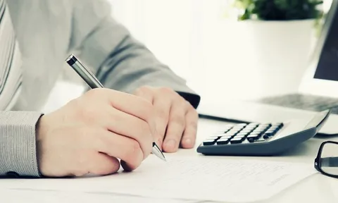 Khi nào công chức bị kỷ luật hạ bậc lương?