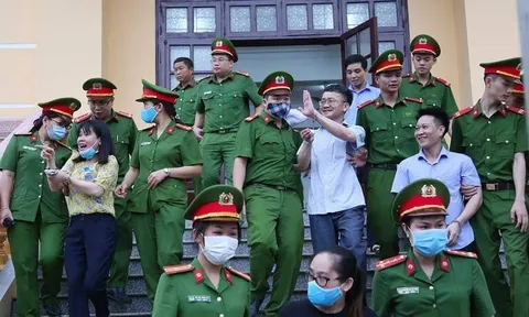 Gian lận thi cử ở Hòa Bình: Nụ cười ngạo nghễ của 'liên minh ma quỷ'?