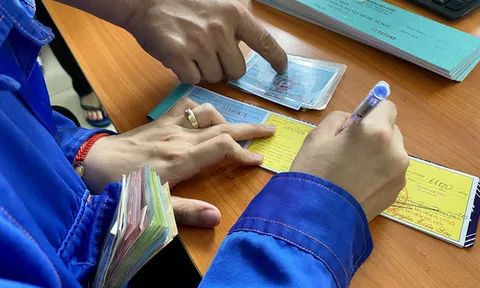 Bảo hiểm xe máy nào bắt buộc phải có khi ra đường, giá bao nhiêu?