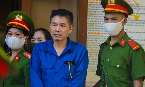 Lý do nguyên Phó Giám đốc sở GD&ĐT Sơn La tiêu hủy đĩa CD ở nghĩa trang