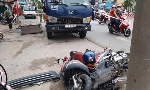 Đang dừng đèn đỏ, người đàn ông bị xe tải mất lái tông chết trên quốc lộ 13