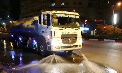 Hà Nội chi hơn 100 tỷ đồng rửa đường chống nóng và giảm ô nhiễm