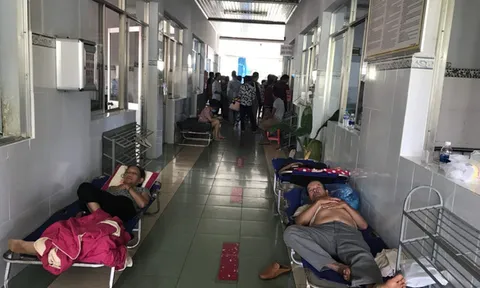 Bình Phước: Hơn 120 người nhập viện nghi bị ngộ độc sau khi ăn cưới