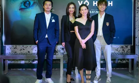 Họp báo 'Bằng chứng vô hình', Phương Anh Đào gây chú ý khi phải nẹp chân