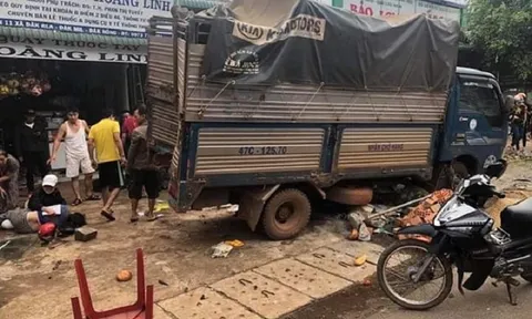 Xe tải lao thằng vào chợ, tông 3 người tử vong ở Đắk Nông
