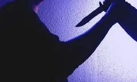 Một công an viên nghi bị đâm tử vong do mâu thuẫn trên mạng