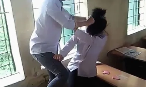Phẫn nộ một nữ sinh bị nhóm bạn lột đồ, quay video clip và tung lên mạng