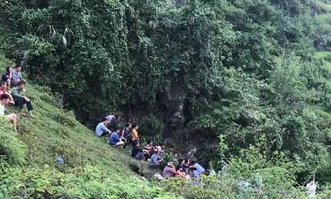 Cao Bằng: Ngạt khí dưới hang sâu, 2 người tử vong tại chỗ