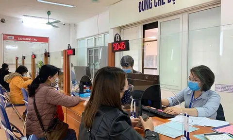 Bảo lưu thời gian đóng BHXH chờ đủ tuổi có bị giảm lương hưu không?