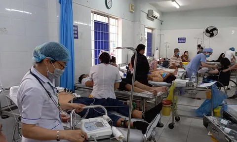 Hàng trăm du khách nhập viện nghi ngộ độc thực phẩm ở Bà Rịa - Vùng Tàu