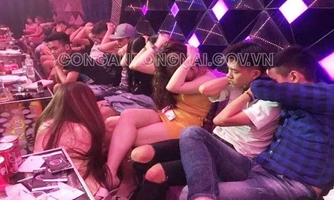 Phát hiện gần 100 'nam thanh nữ tú' phê ma túy tại quán bar, karaoke ở Đồng Nai