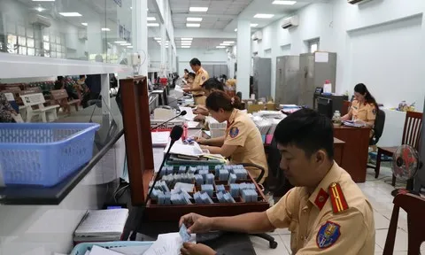 Từ 1/8, chủ phương tiện có thể làm thủ tục đăng ký xe qua mạng