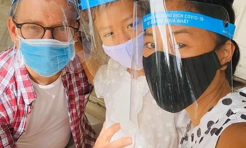 Gia đình ca sĩ Đoan Trang cách ly tại nhà và thực hiện xét nghiệm Covid-19