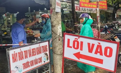 Từ ngày 12/8, mỗi hộ gia đình Đà Nẵng chỉ được đi chợ 3 ngày/lần